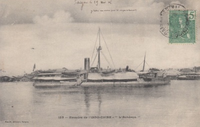 La connonière cuirassée Acheron en baie de Saïgon en 1906